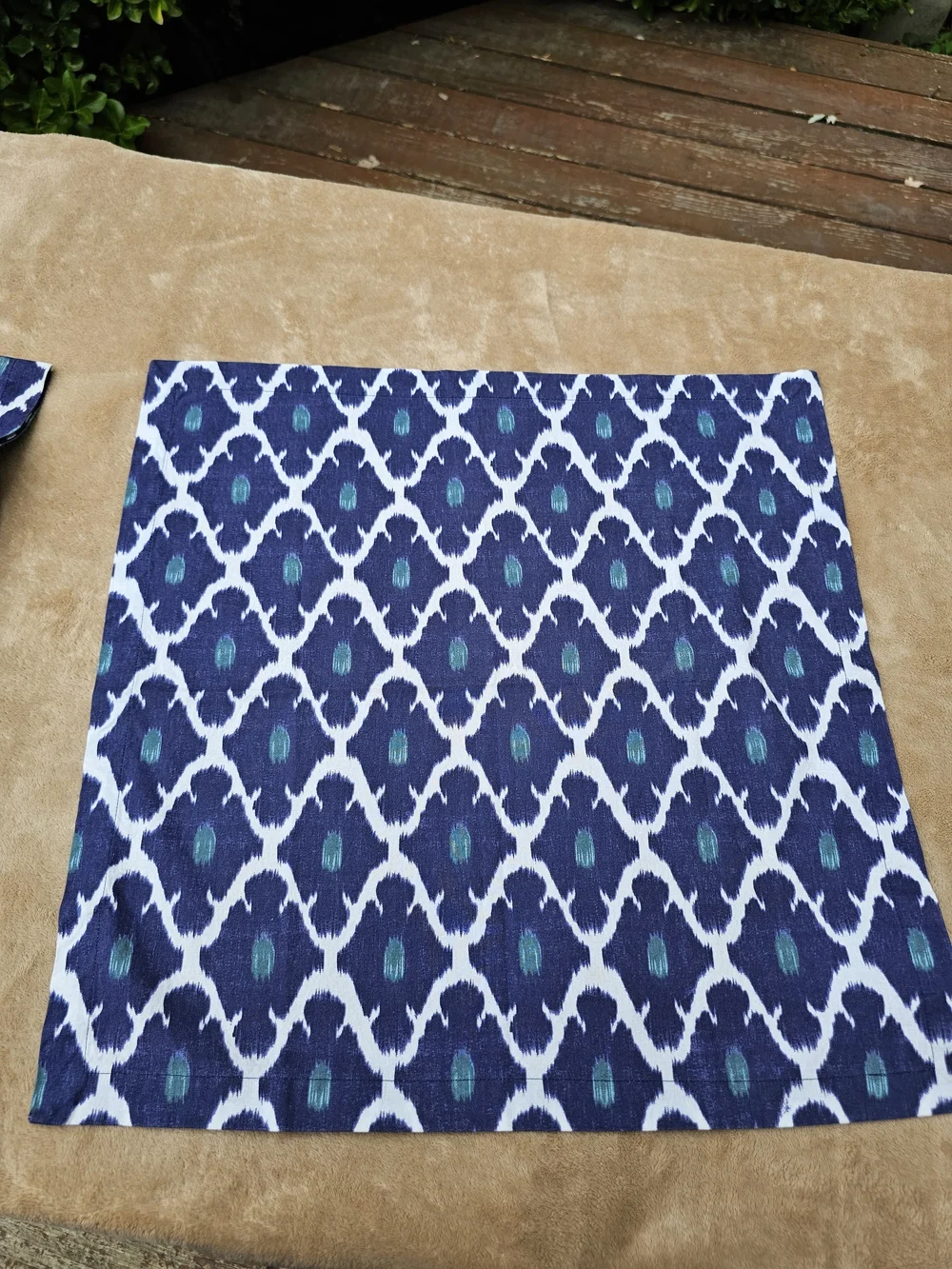 Williams Sonoma Navy, White & Teal Ikat Dinner Napkins (4)
